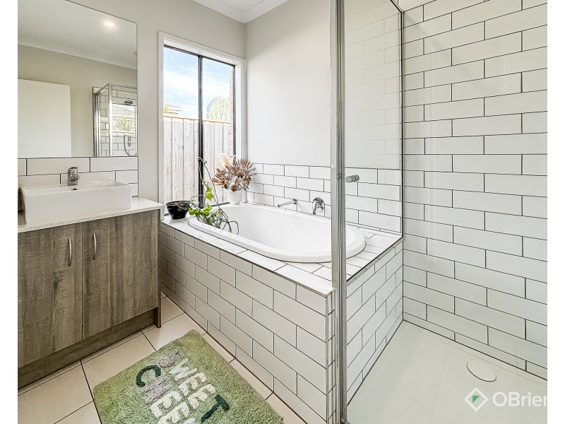 11 Downton Street, Warragul VIC 3820