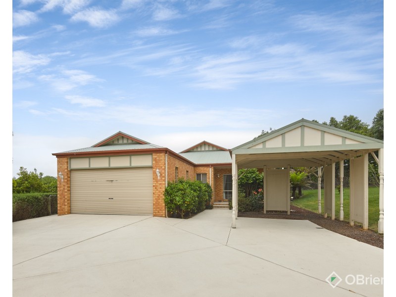 23 Robin Hood Way, Drouin VIC 3818
