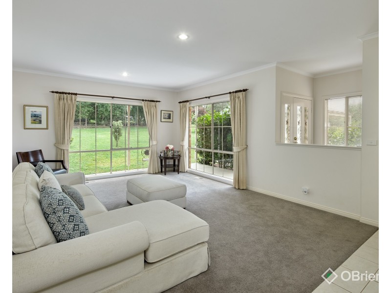 23 Robin Hood Way, Drouin VIC 3818