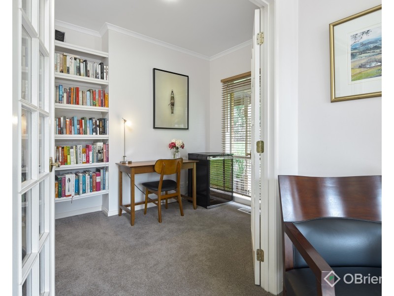 23 Robin Hood Way, Drouin VIC 3818
