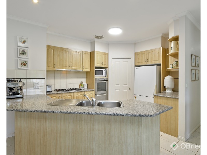 23 Robin Hood Way, Drouin VIC 3818