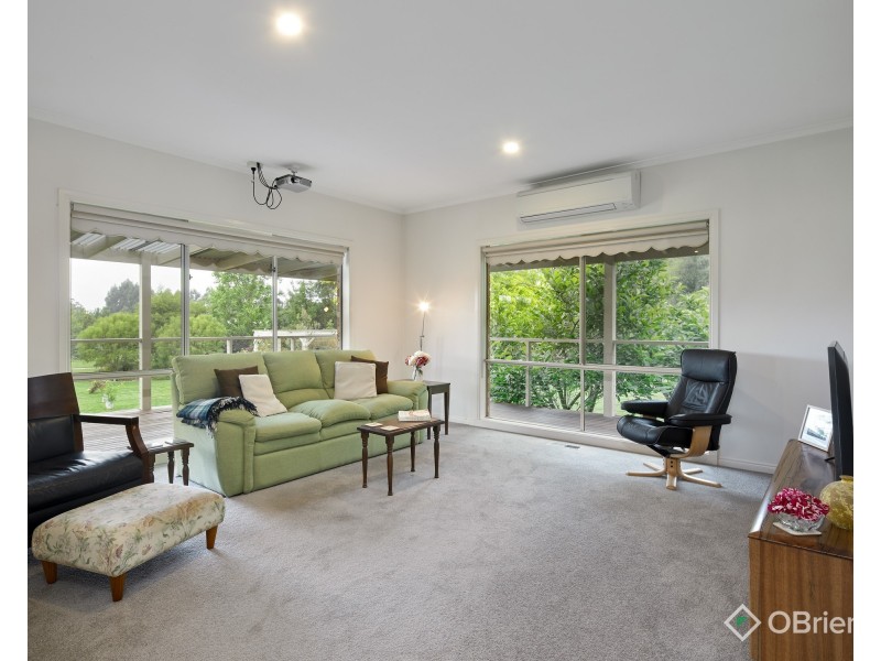 23 Robin Hood Way, Drouin VIC 3818