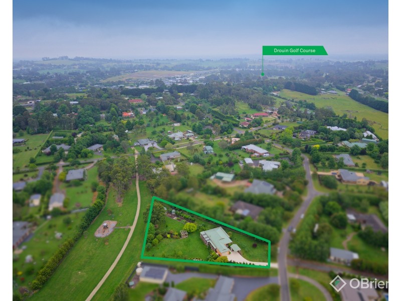 23 Robin Hood Way, Drouin VIC 3818