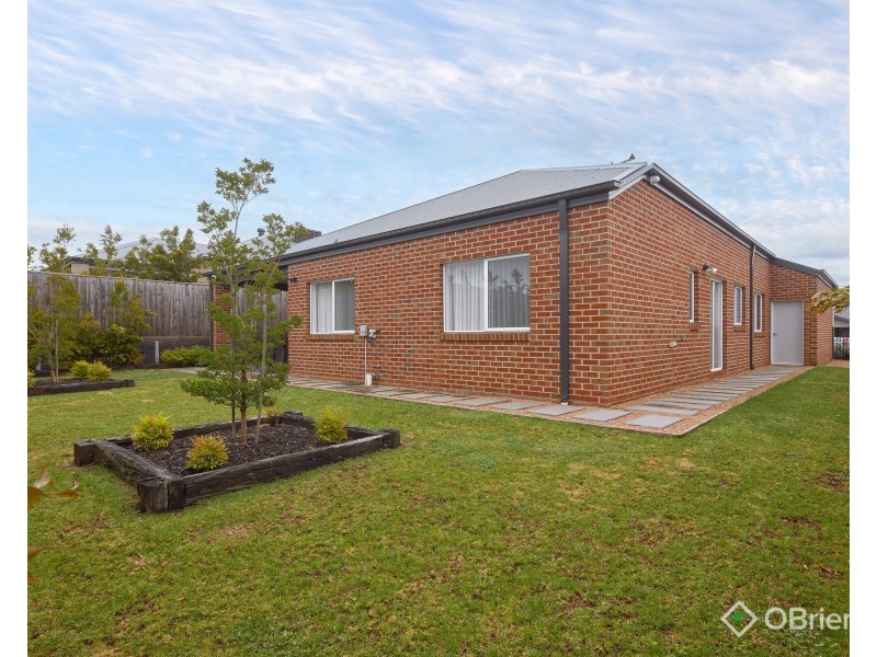 18 Longview Road, Warragul VIC 3820