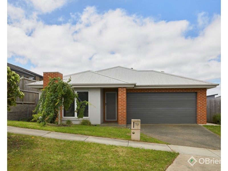 19 Sunnybrook Avenue, Warragul VIC 3820