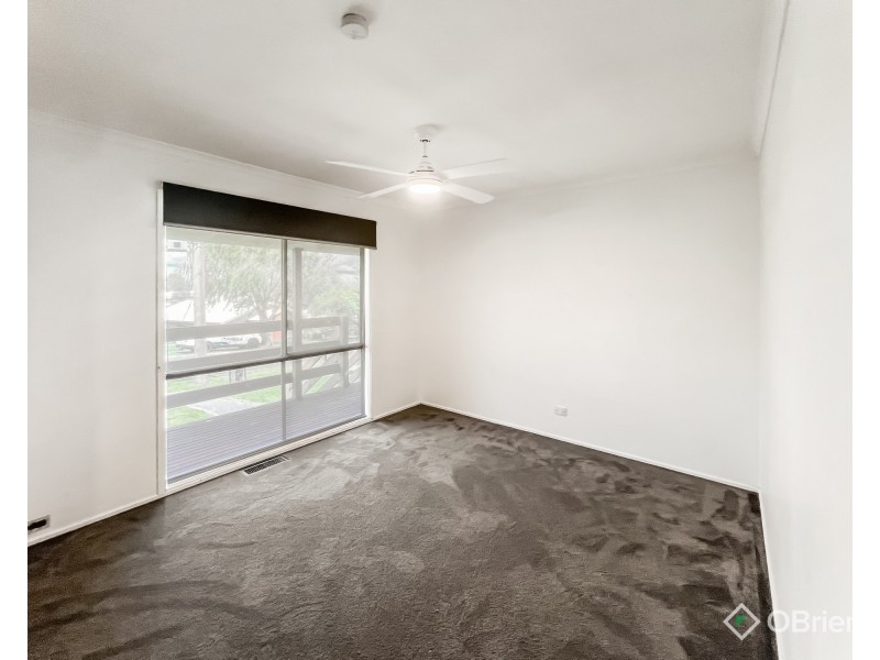 12 Hatfield Drive, Drouin VIC 3818