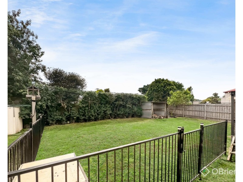 12 Hatfield Drive, Drouin VIC 3818