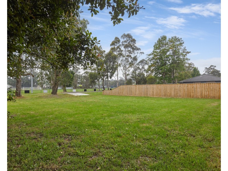 102 Lampard Road, Drouin VIC 3818