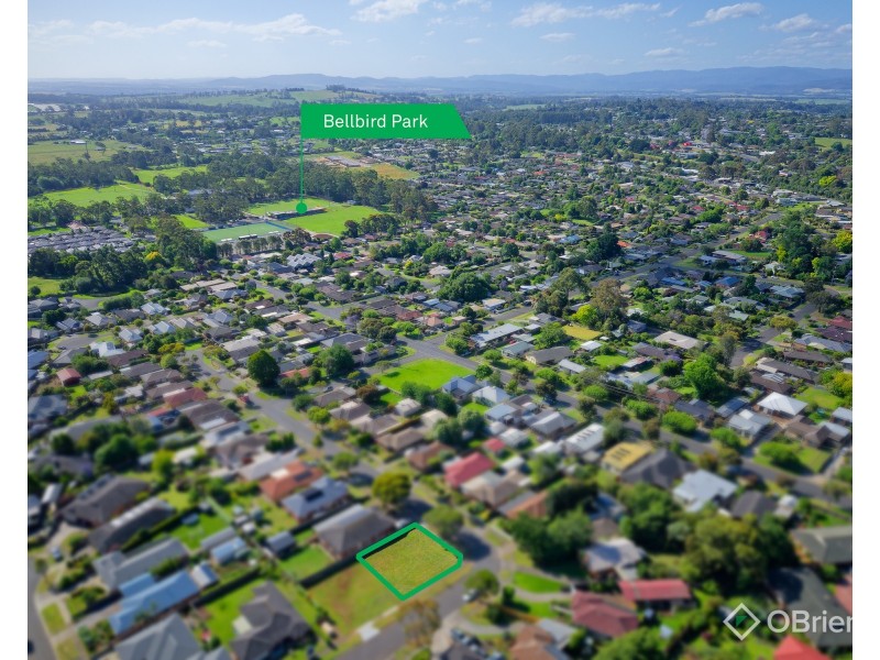 2 Helen Street, Drouin VIC 3818