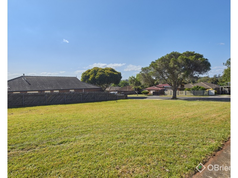 2 Helen Street, Drouin VIC 3818