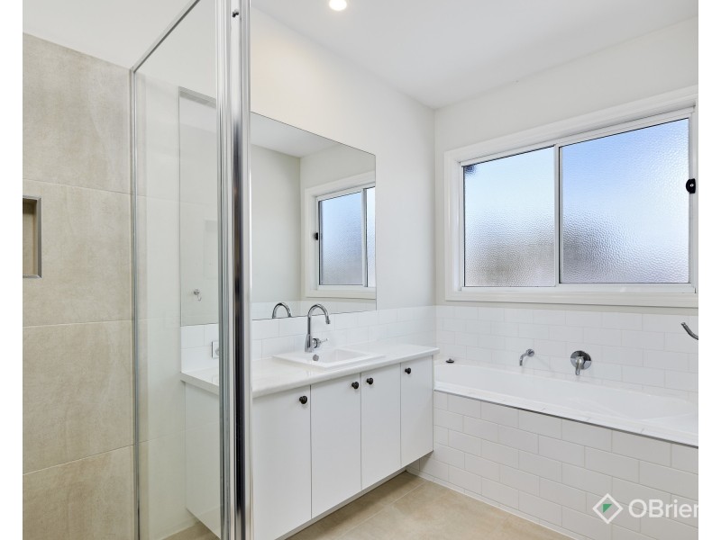 5 Illawarra Way, Pakenham VIC 3810