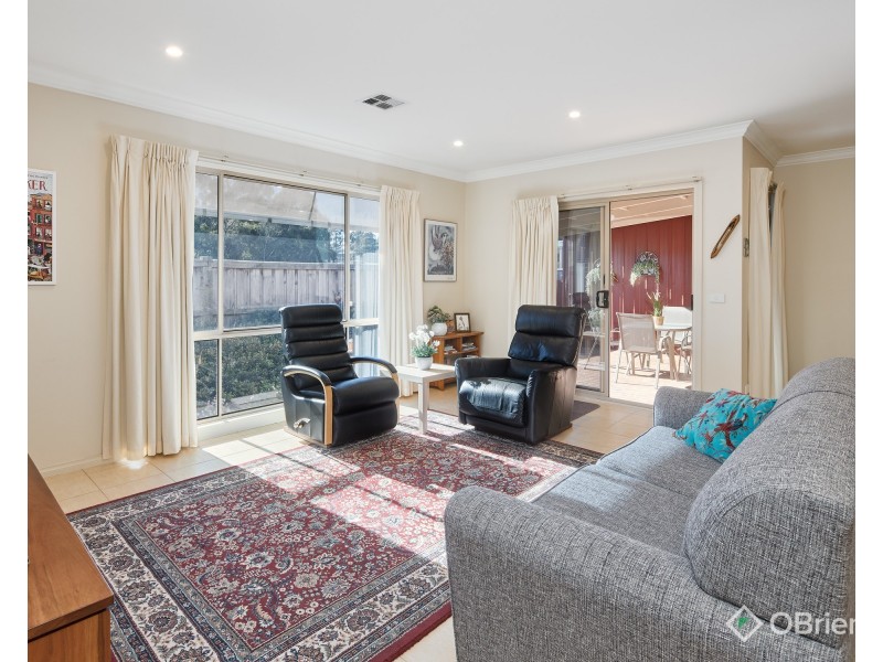 4/13 Wood Street, Drouin VIC 3818