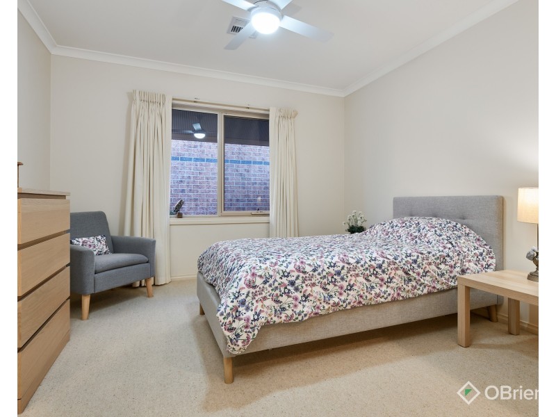4/13 Wood Street, Drouin VIC 3818
