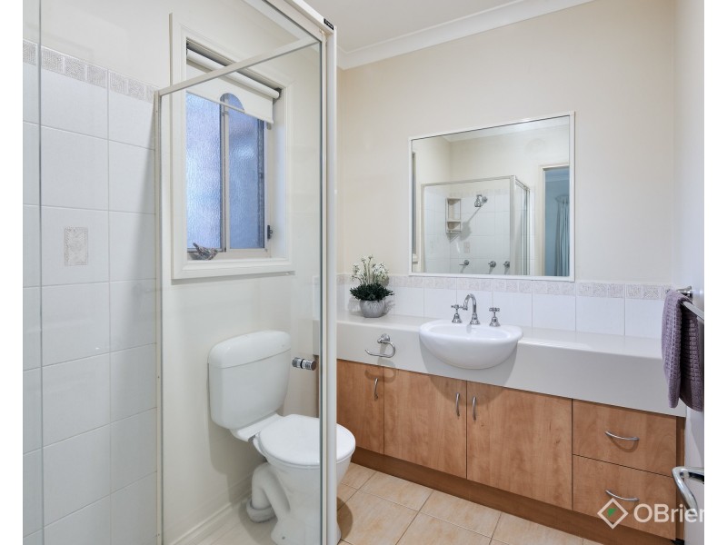 4/13 Wood Street, Drouin VIC 3818