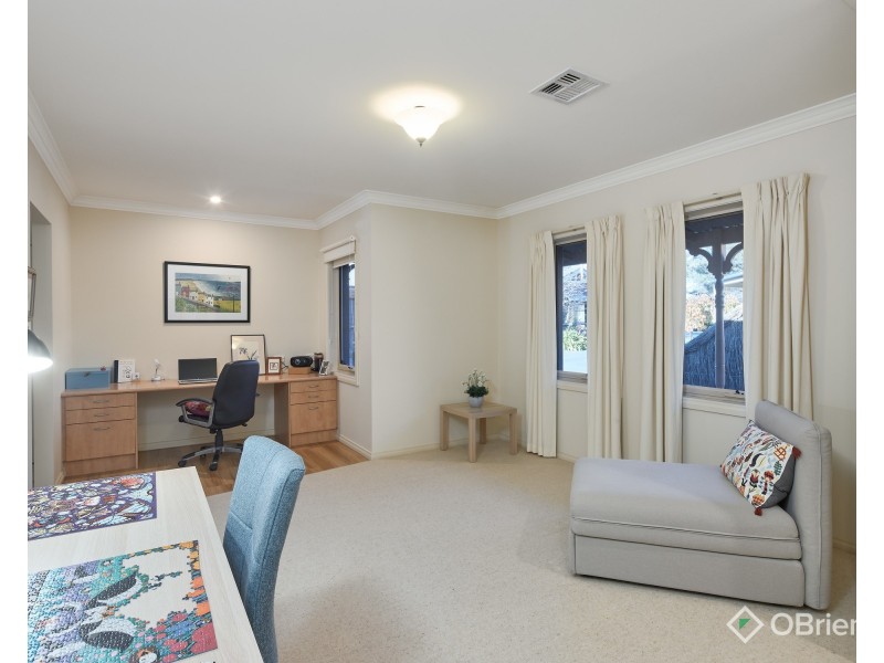 4/13 Wood Street, Drouin VIC 3818
