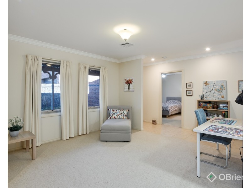 4/13 Wood Street, Drouin VIC 3818