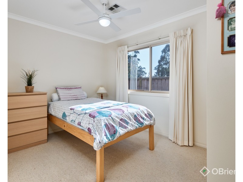 4/13 Wood Street, Drouin VIC 3818