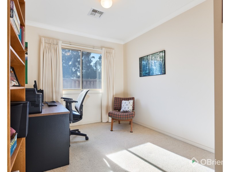 4/13 Wood Street, Drouin VIC 3818