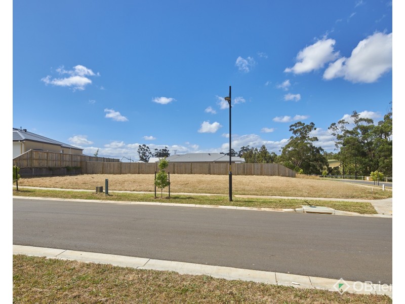 33 Regent Avenue, Warragul VIC 3820