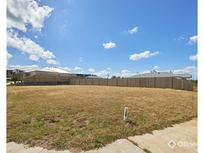 33 Regent Avenue, Warragul VIC 3820