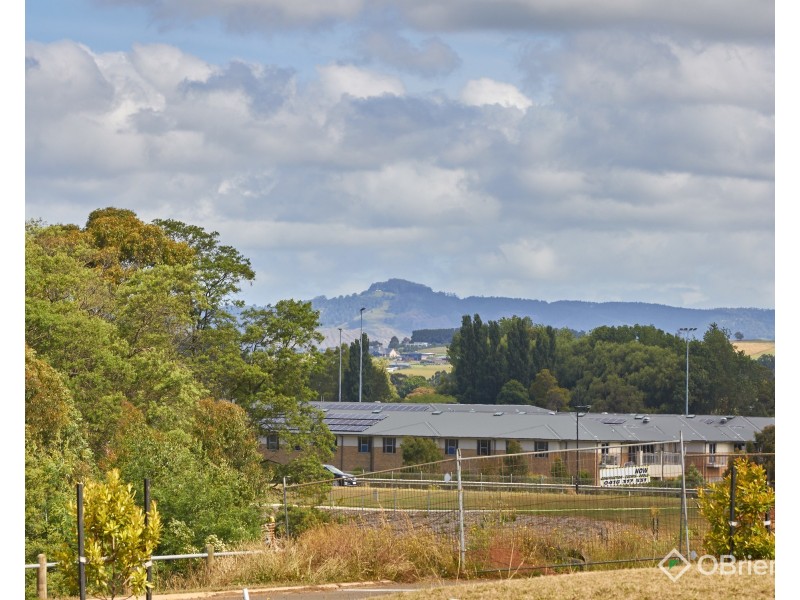 33 Regent Avenue, Warragul VIC 3820