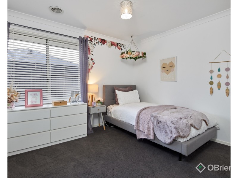 19 King Parrot Boulevard, Drouin VIC 3818