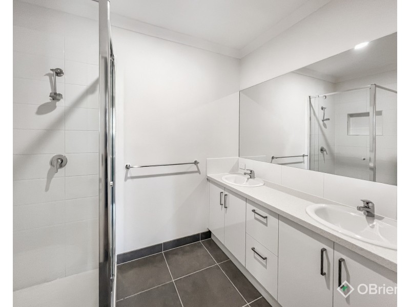 10 Kraft Street, Drouin VIC 3818