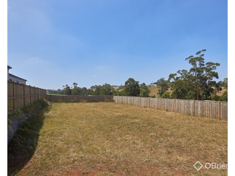 21 Royston Avenue, Warragul VIC 3820