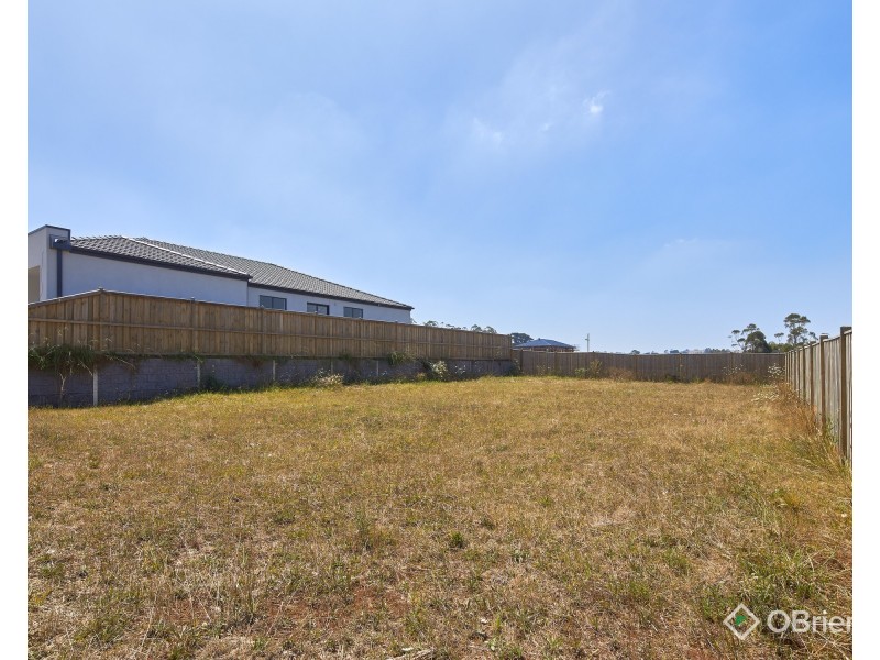 21 Royston Avenue, Warragul VIC 3820