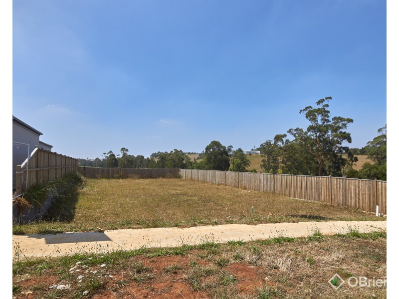 21 Royston Avenue, Warragul VIC 3820