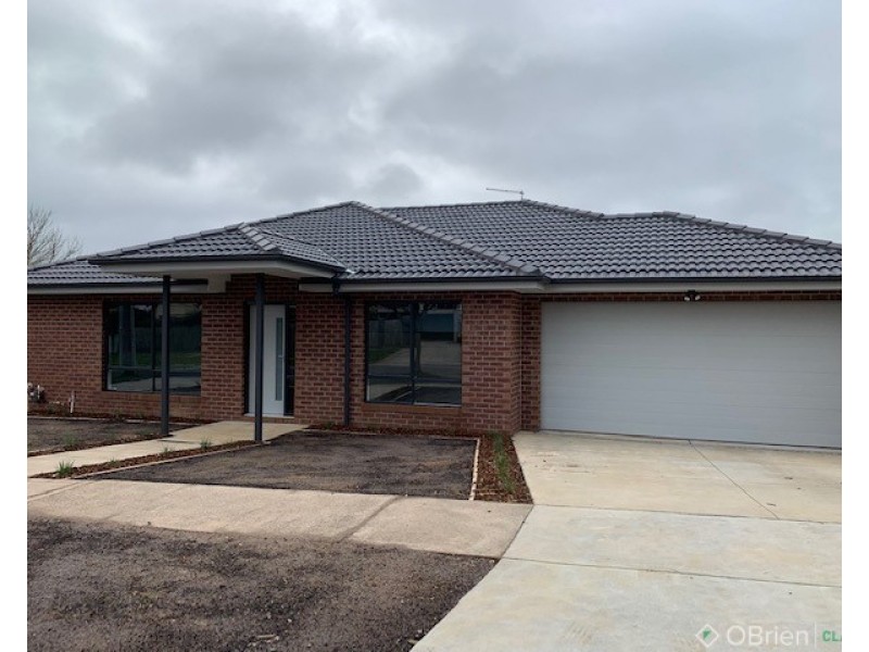 1/14 Hopetoun Road, Drouin VIC 3818