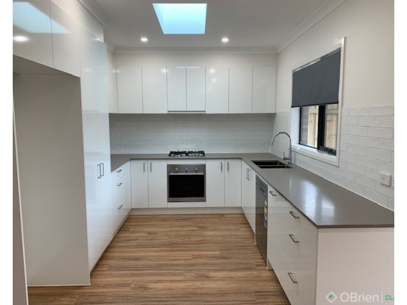 1/14 Hopetoun Road, Drouin VIC 3818