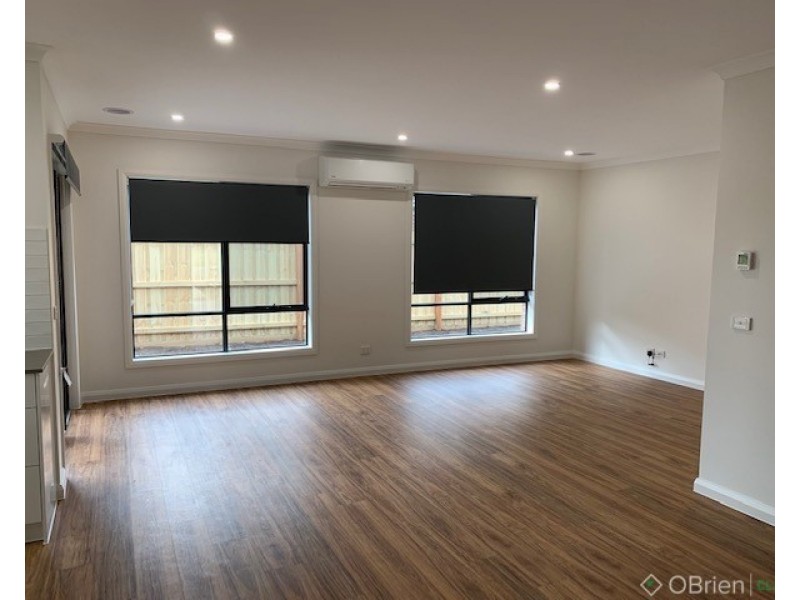 1/14 Hopetoun Road, Drouin VIC 3818