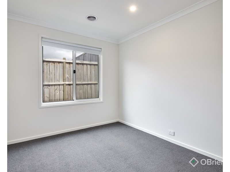 9 Mangrove Street, Warragul VIC 3820