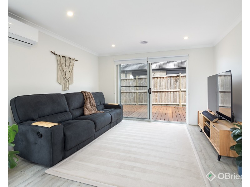 9 Mangrove Street, Warragul VIC 3820