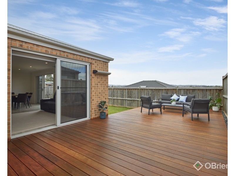 9 Mangrove Street, Warragul VIC 3820