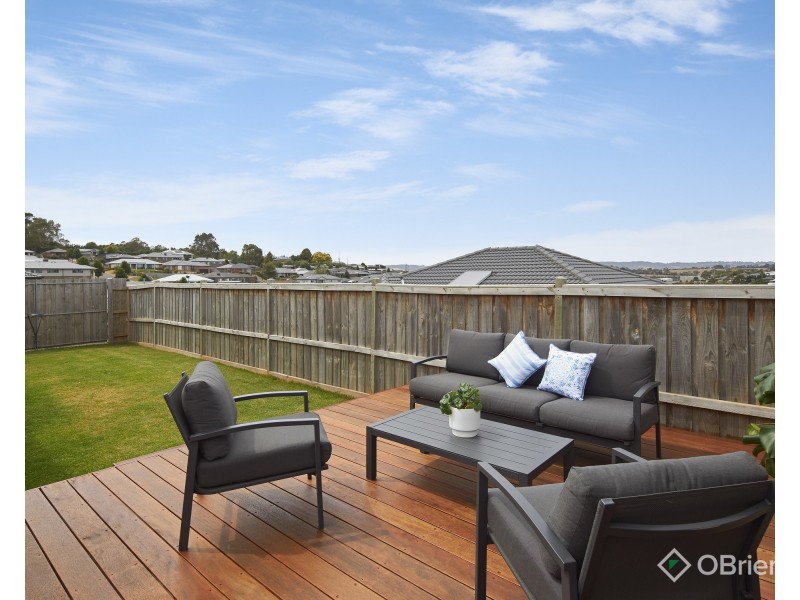 9 Mangrove Street, Warragul VIC 3820