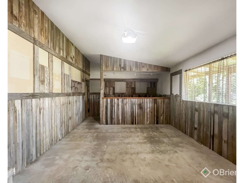 6 Robin Hood Way, Drouin VIC 3818