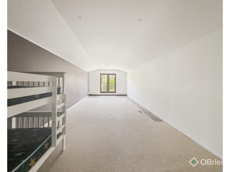 6 Robin Hood Way, Drouin VIC 3818