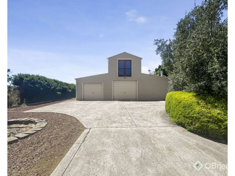 6 Robin Hood Way, Drouin VIC 3818