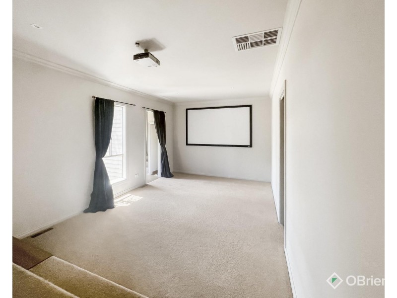 6 Robin Hood Way, Drouin VIC 3818