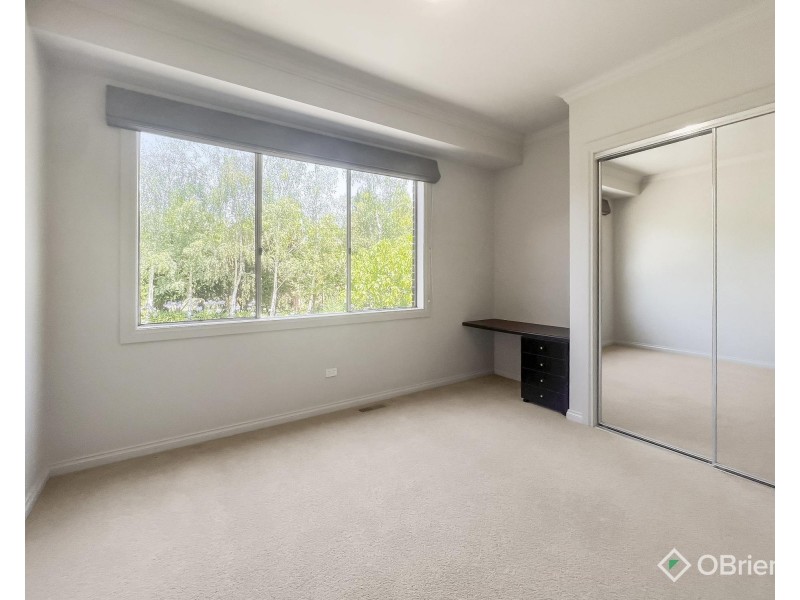 6 Robin Hood Way, Drouin VIC 3818