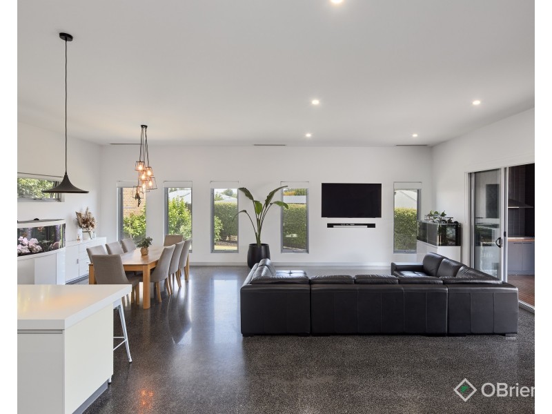 12 Hawkesburn Court, Warragul VIC 3820