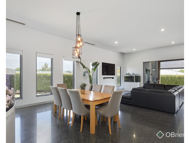 12 Hawkesburn Court, Warragul VIC 3820