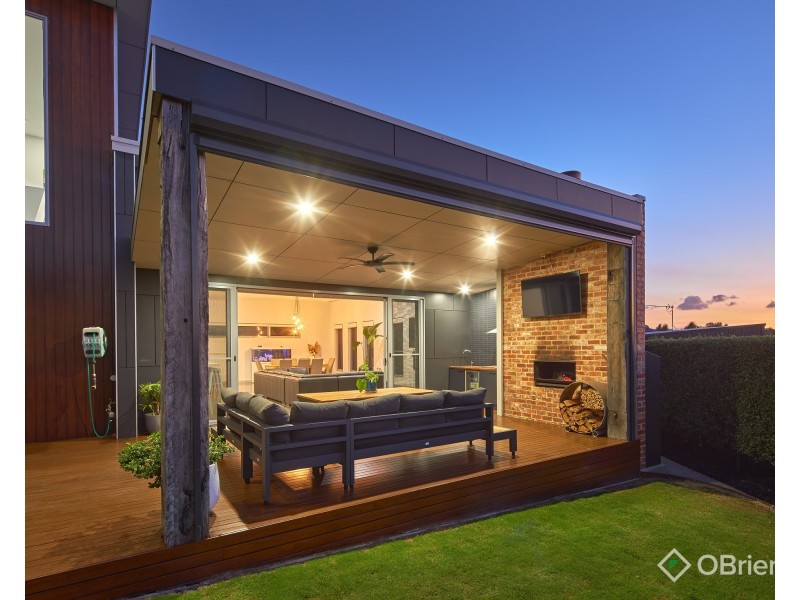 12 Hawkesburn Court, Warragul VIC 3820