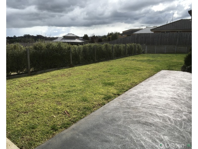 24 Bladen Street, Warragul VIC 3820