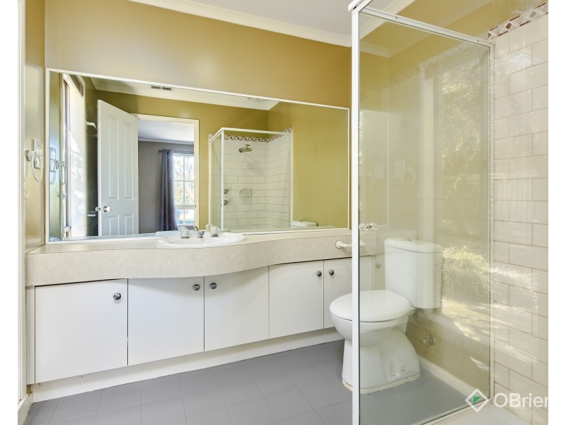 8 Wolff Street, Drouin VIC 3818