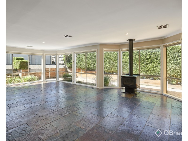 8 Wolff Street, Drouin VIC 3818