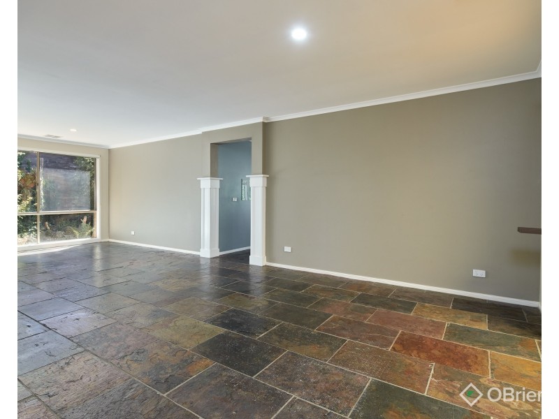 8 Wolff Street, Drouin VIC 3818