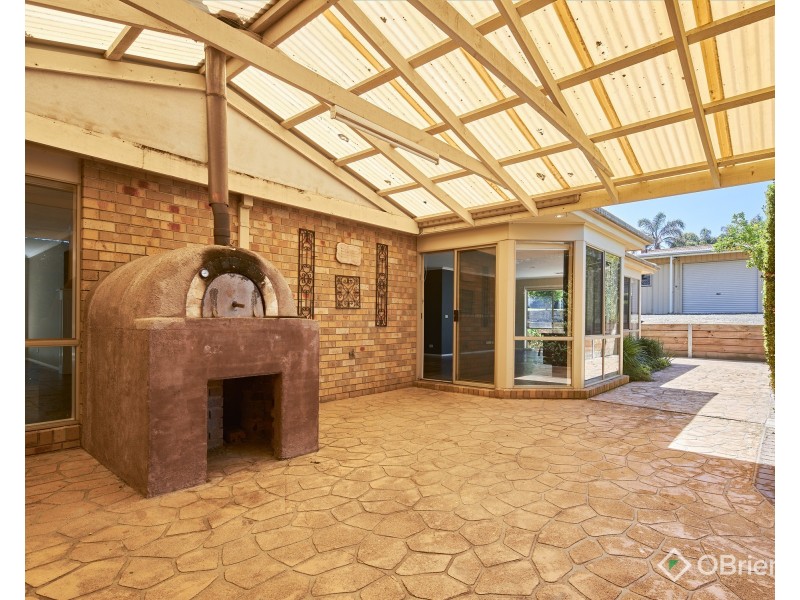 8 Wolff Street, Drouin VIC 3818